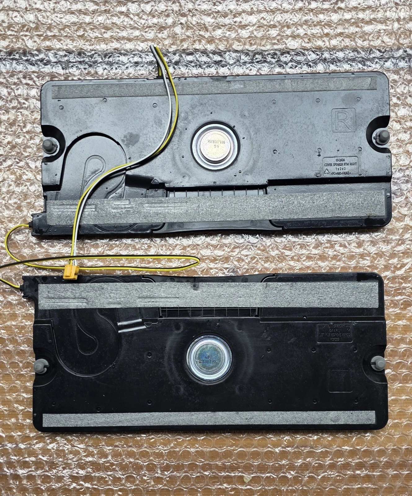 Samsung QA75Q60AAW SET OF SPEAKERS