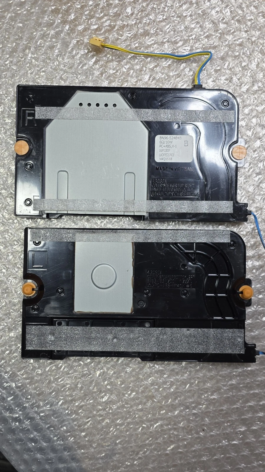 Samsung UA50AU8000W , Set Of Speakers