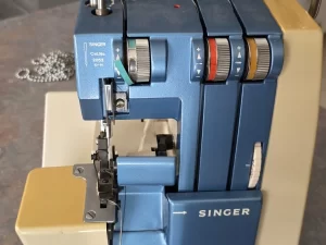 Singer Overlooking Machine Proffessional 14 U 12.