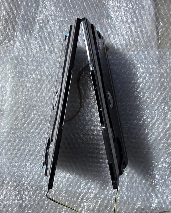 Samsung QA85Q60BAW Set Of Speakers - Image 3