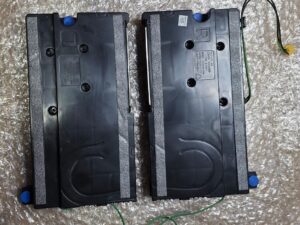 Samsung UA82RU8000W Speaker Set